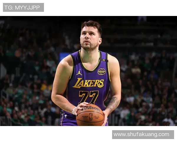 东契奇22+11表现低迷，沮丧坐替补席湖人遭遇连败